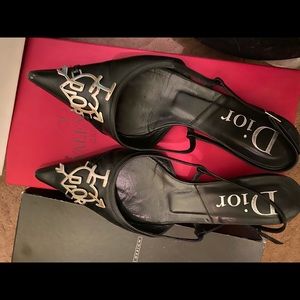Dior pumps. Low heel